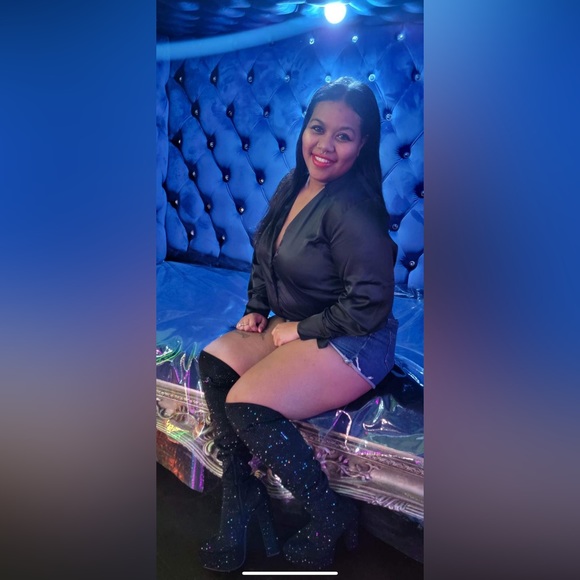 Meet your Posher, De'jhane - Picture 2 of 3